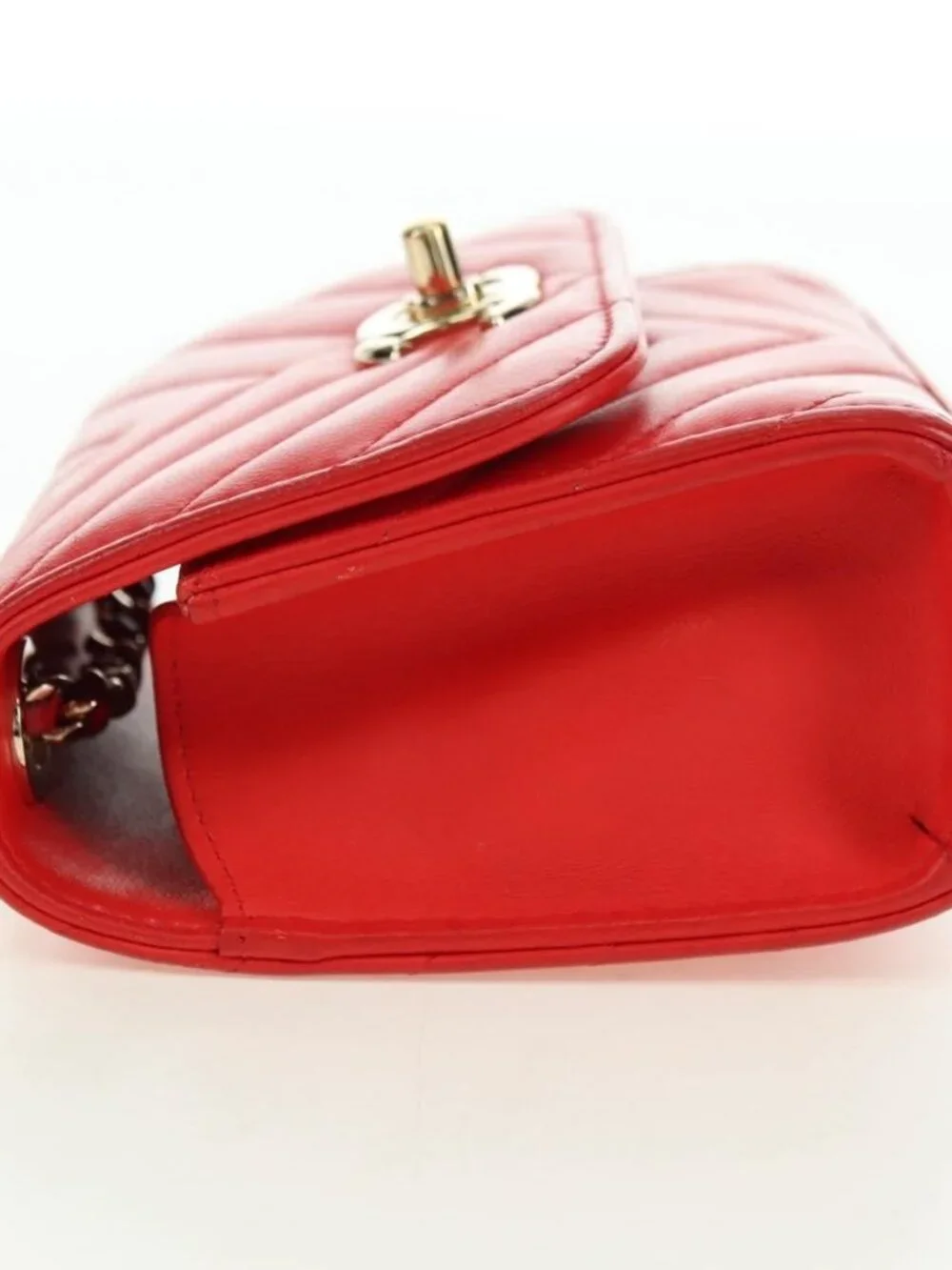 CHANEL V Stitch Shoulder Bag Lamb Skin Gold Red CC Auth bs35072M